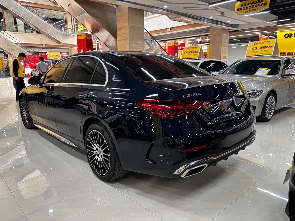 Mercedes-Benz C-Class 2025 — фото 17