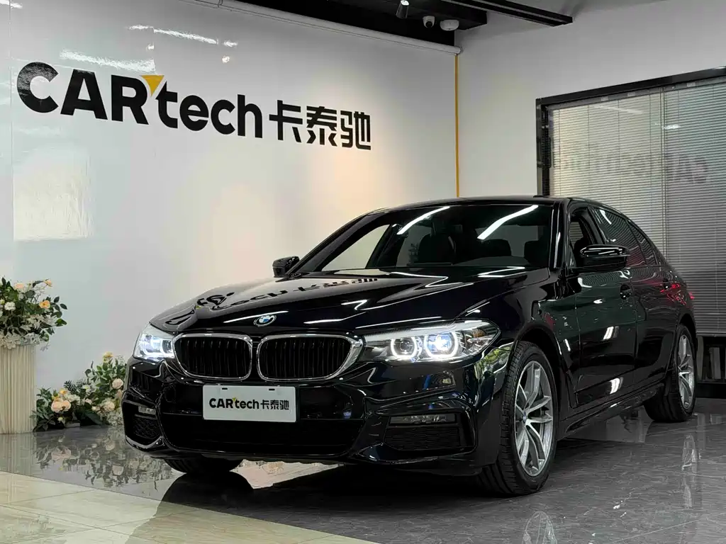 BMW 5 Series 2019 — фото 1