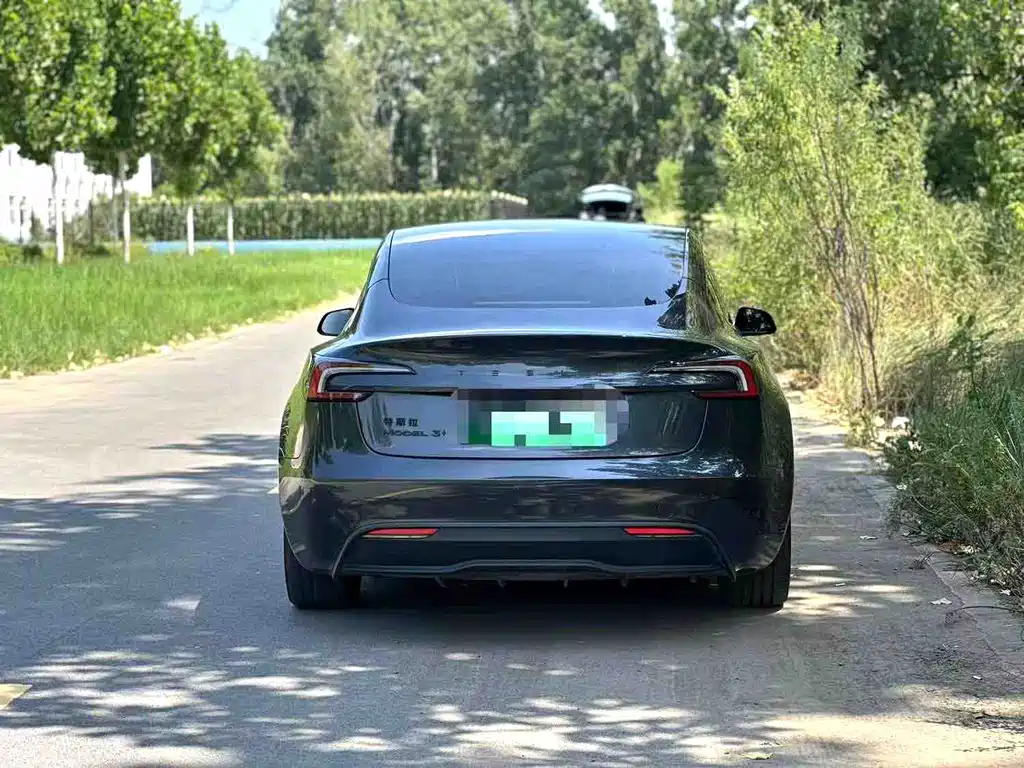 Tesla Model 3 2024 — фото 7