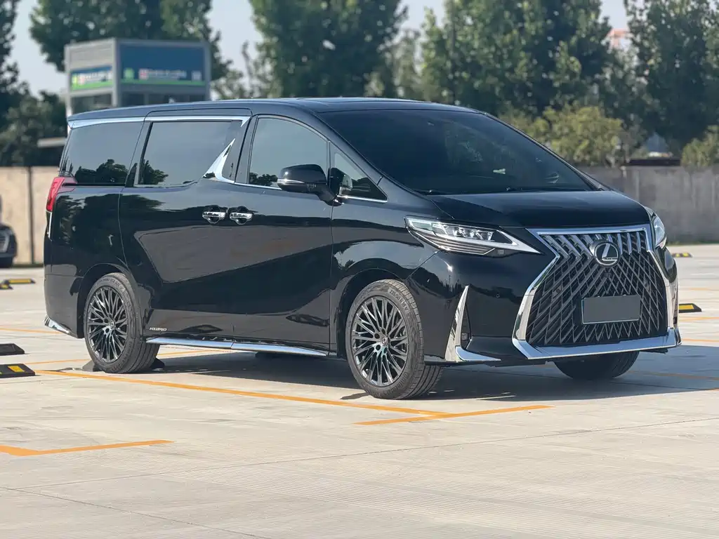 Toyota Vellfire 2023 — фото 2