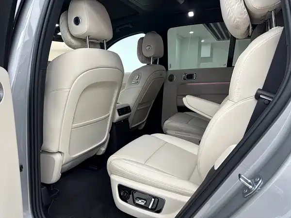 Li Auto L8 2025