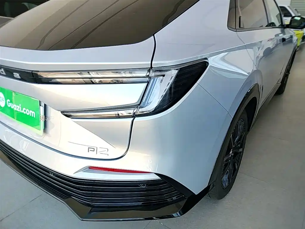 Honda e:NP2 2024 — фото 8