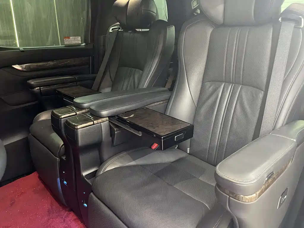 Toyota Alphard 2021 — фото 15