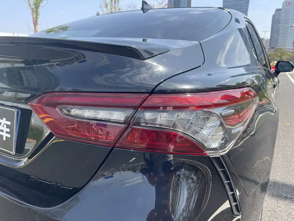 Toyota Camry 2023 — фото 28