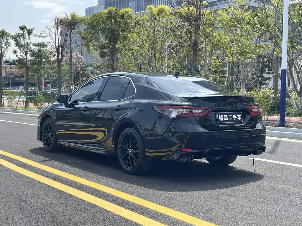 Toyota Camry 2023 — фото 20