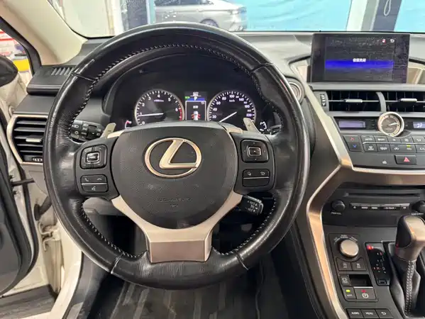 Lexus NX 2015