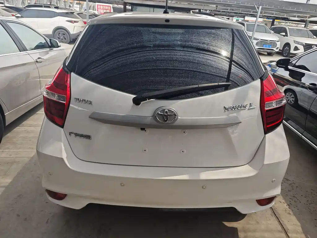 Toyota Yaris L 2017 — фото 4