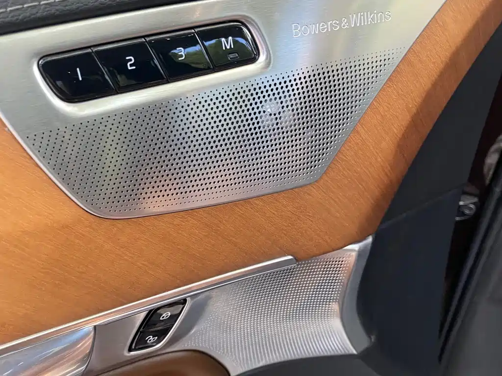 Volvo XC90 PHEV 2018 — фото 4