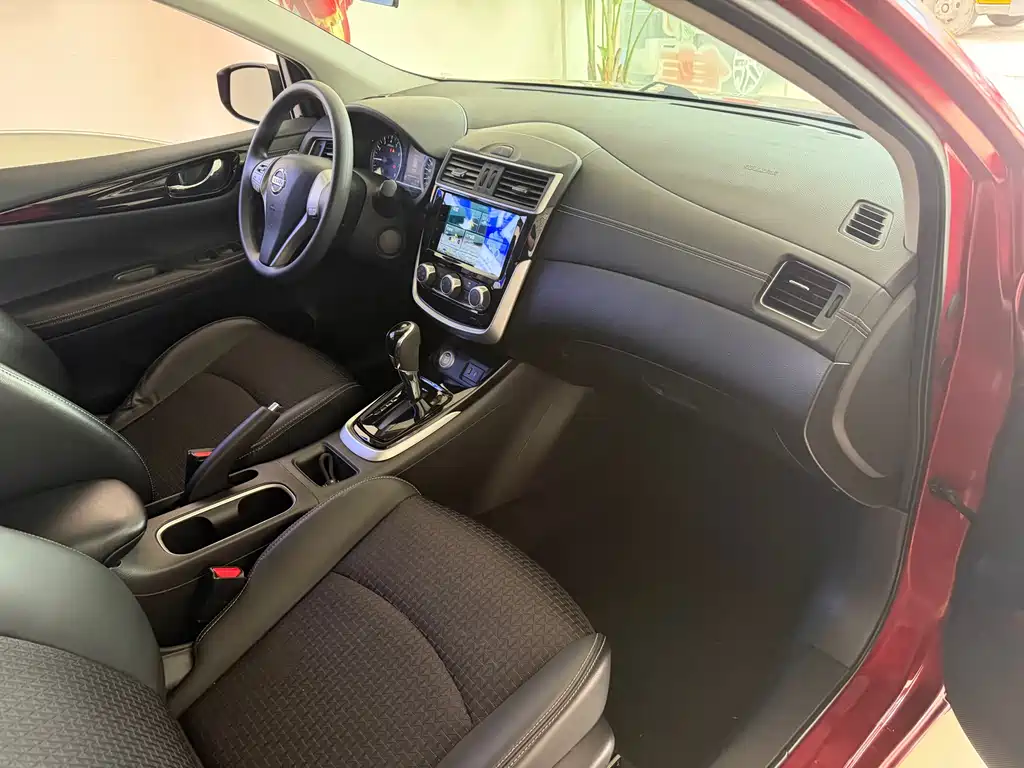 Nissan Tiida 2019 — фото 11