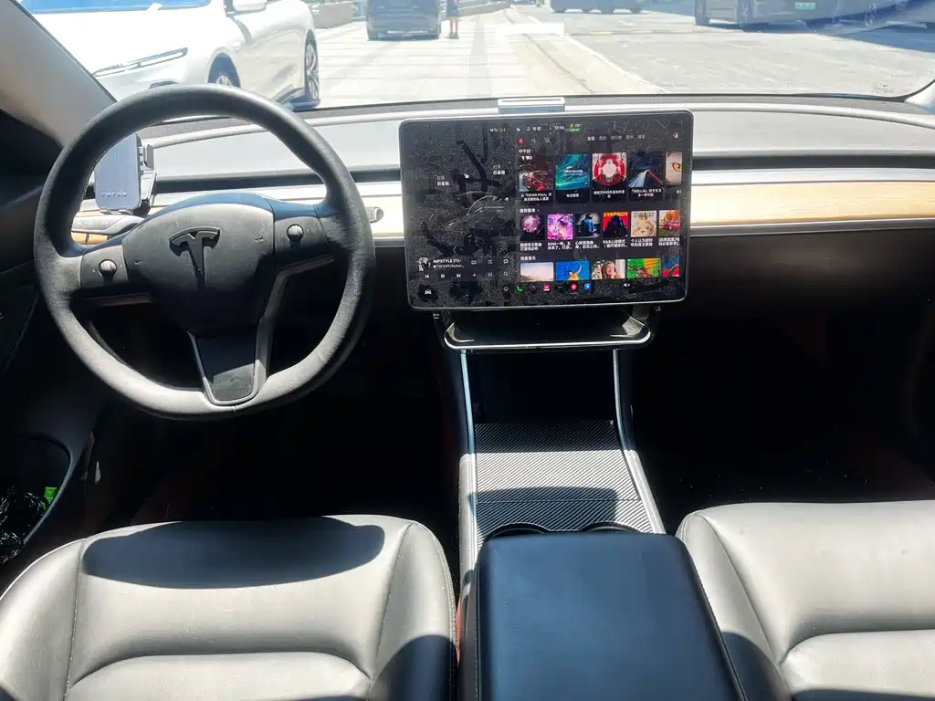 Tesla Model 3 2020 — фото 12