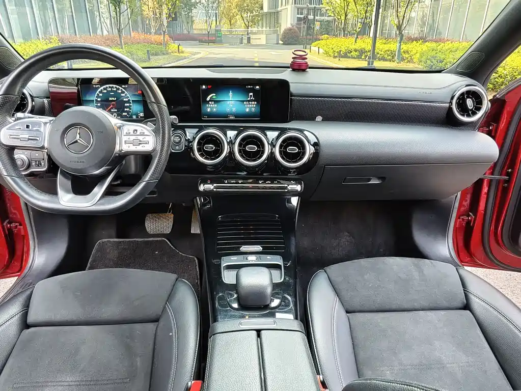 Mercedes-Benz A-Class 2019 — фото 42
