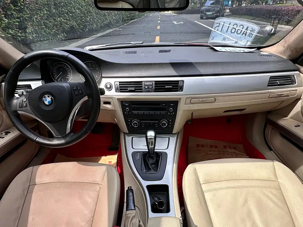 BMW 3 Series 2011 — фото 9