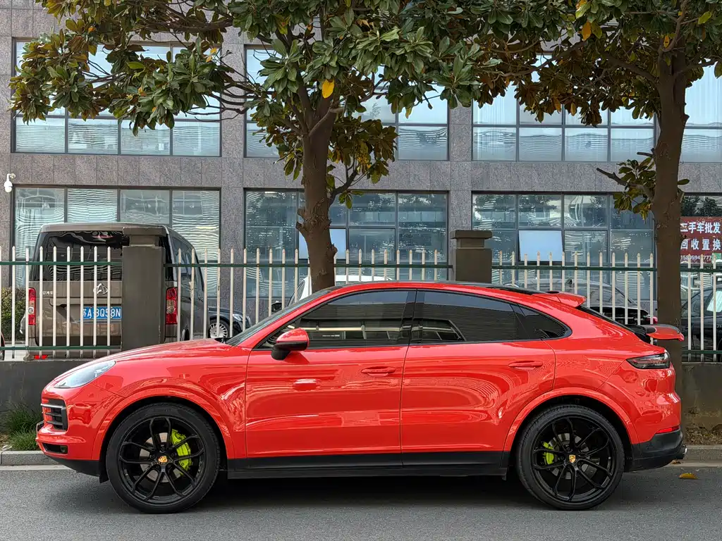 Porsche Cayenne 2019 — фото 3