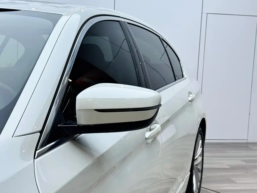 BMW 5 Series New Energy 2020 — фото 28