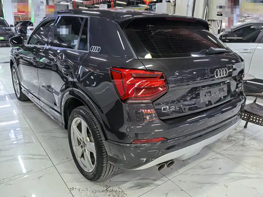 Audi Q2L 2019 — фото 4