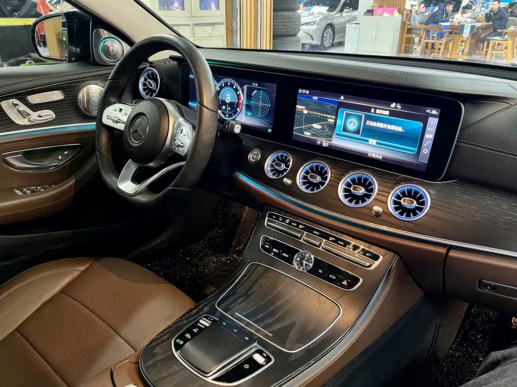 Mercedes-Benz E-Class 2019 — фото 15