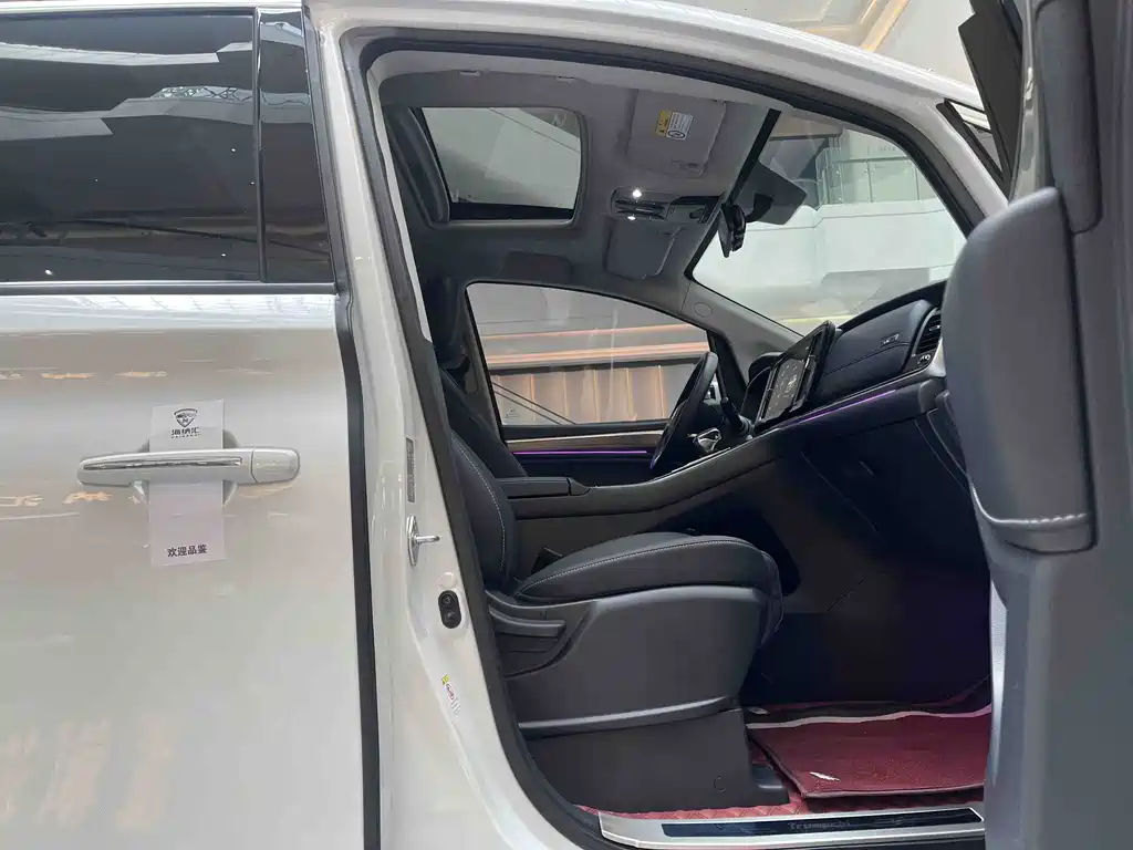 GAC Motor Trumpchi M8 2023 — фото 11