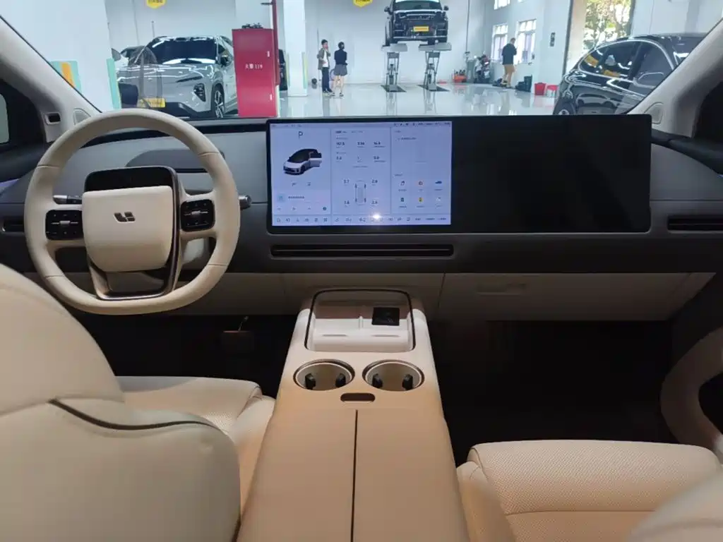 Li Auto i8 2025 — фото 10
