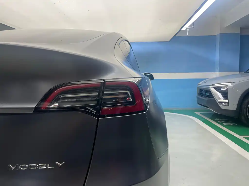Tesla Model Y 2022 — фото 9