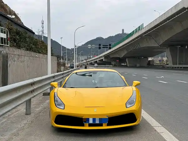 Ferrari 488 2015