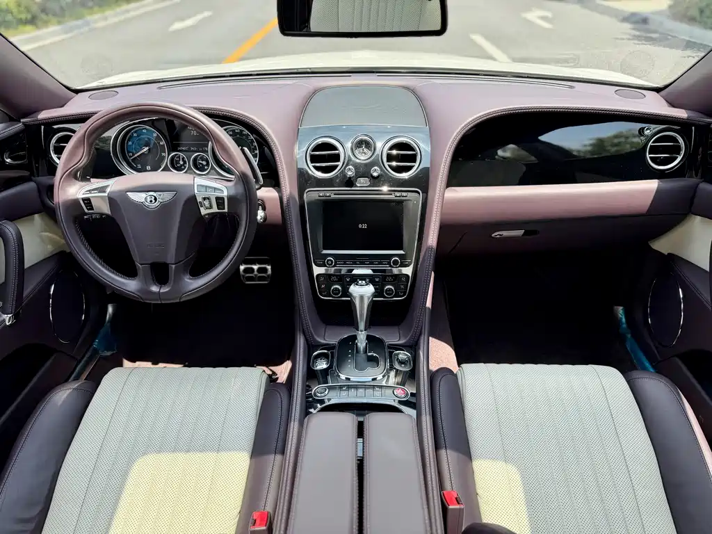 Bentley Flying Spur 2020 — фото 16