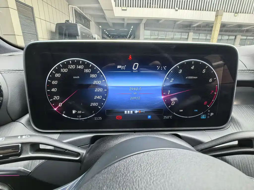 Mercedes-Benz C-Class 2023 — фото 14
