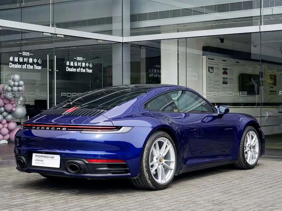Porsche 911 2021 — фото 7