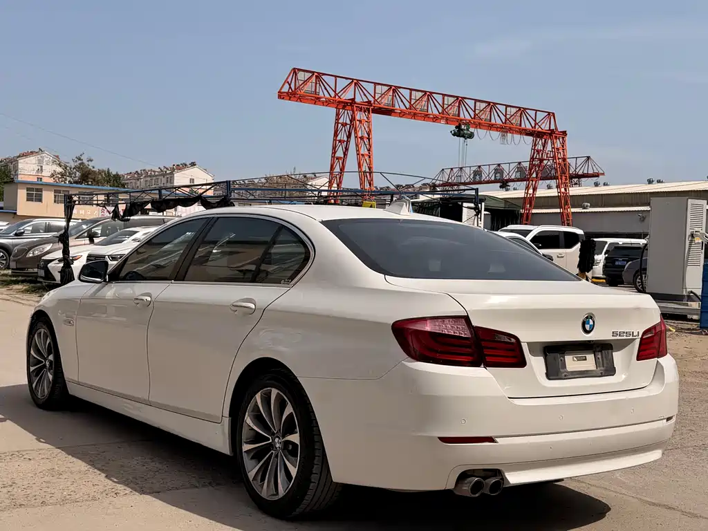 BMW 5 Series 2012 — фото 4
