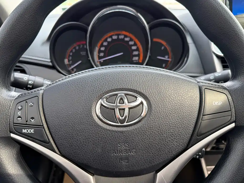 Toyota Yaris L 2021 — фото 11