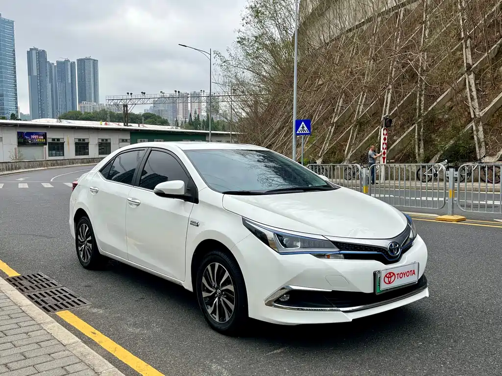 Toyota Corolla Hybrid 2020 — фото 3