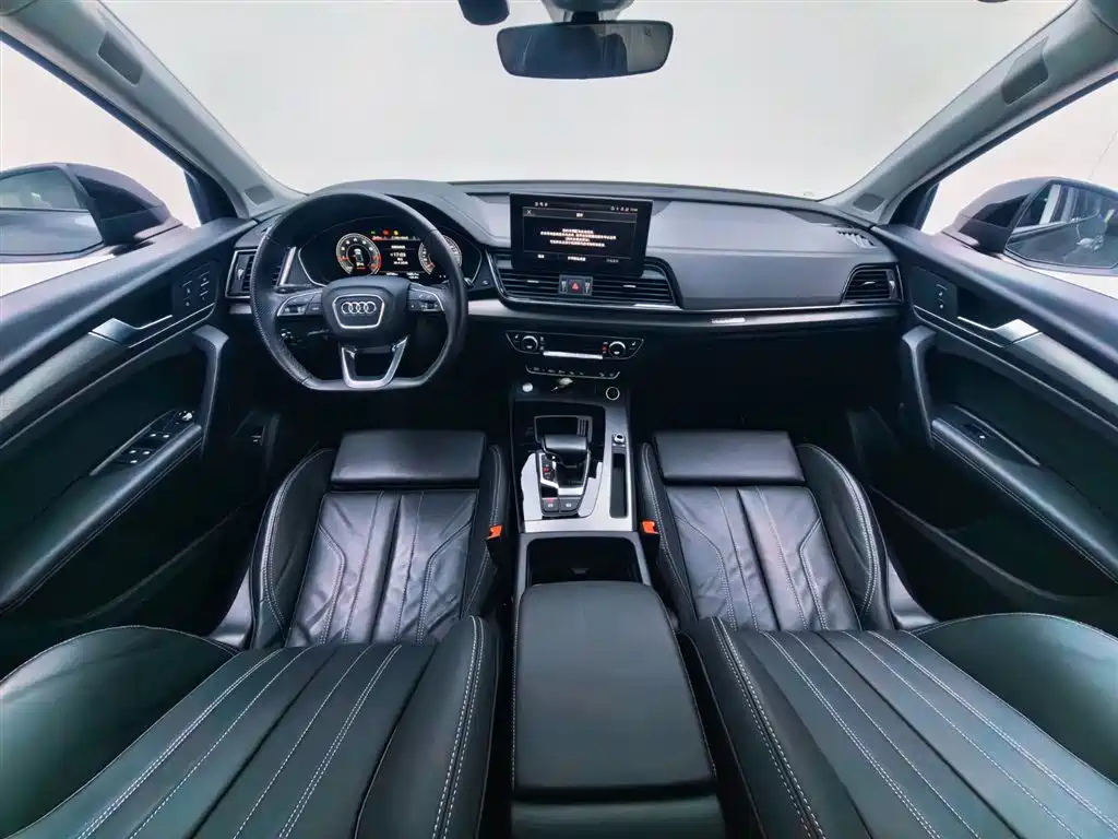 Audi Q5L 2023 — фото 11