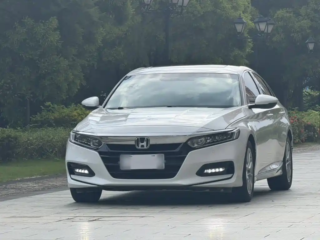 Honda Accord 2019 — фото 25