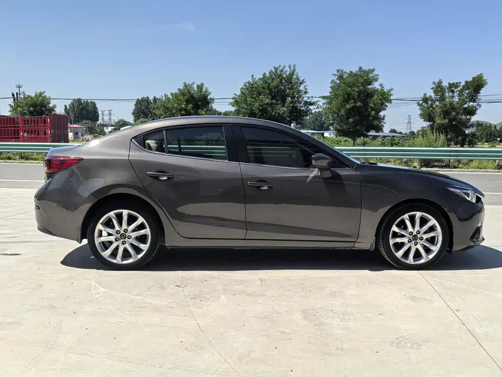 Mazda 3 Axela 2015 — фото 8