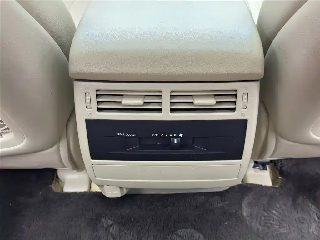 Toyota Land Cruiser 2019 — фото 12