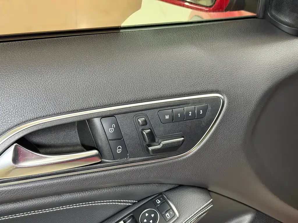 Mercedes-Benz GLA 2016 — фото 15