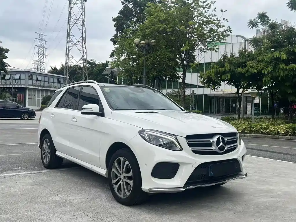 Mercedes-Benz GLE 2016 — фото 2