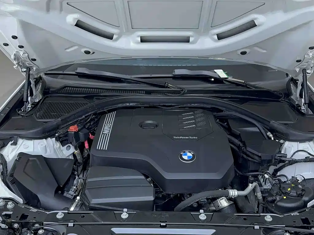 BMW 3 Series 2023 — фото 18
