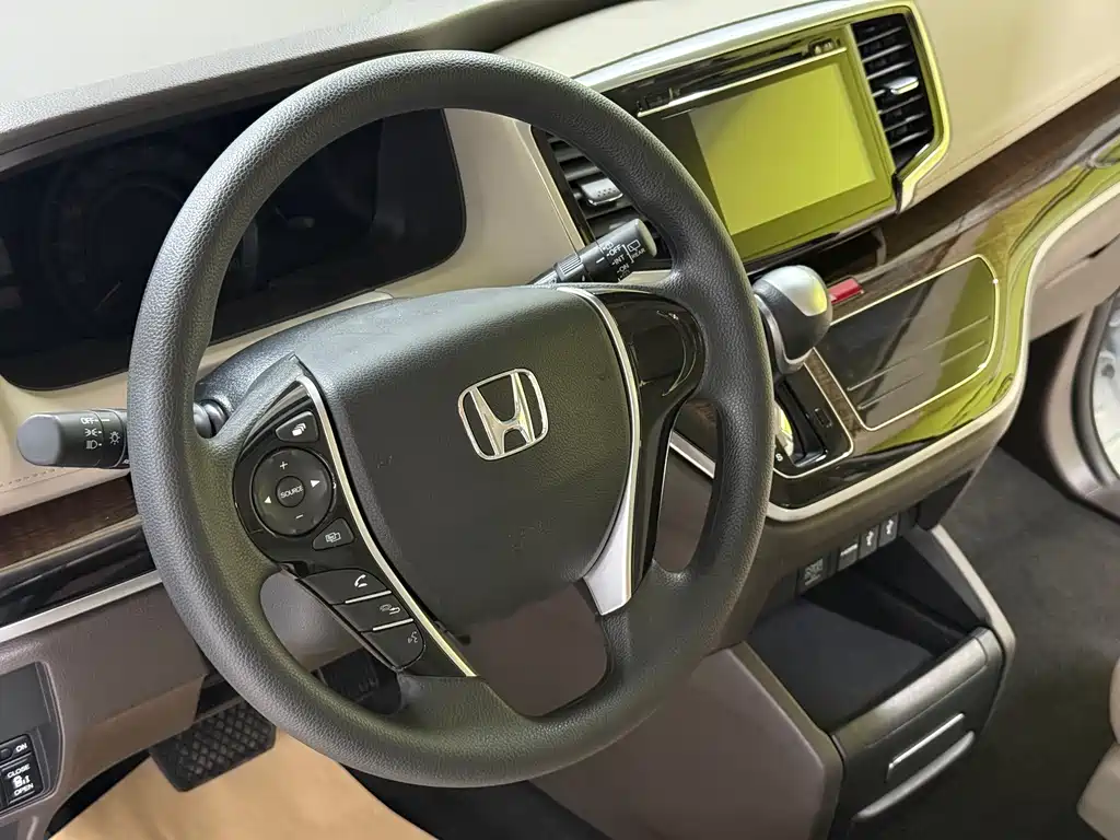 Honda Odyssey 2018 — фото 16