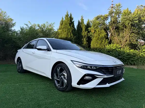 Hyundai Elantra 2023