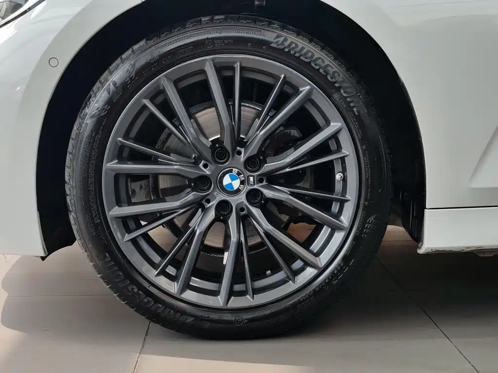 BMW 3 Series 2022 — фото 17