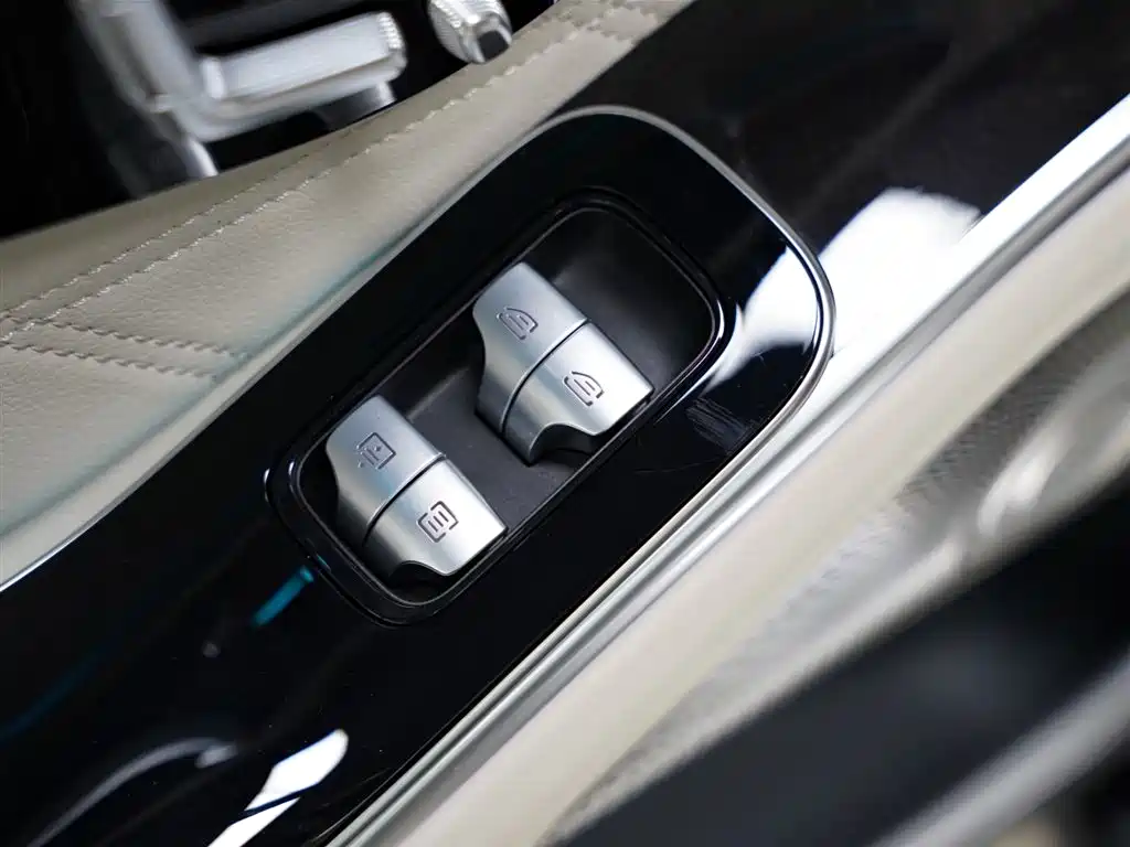 Mercedes-Benz S-Class 2025 — фото 37