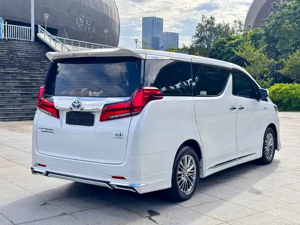 Toyota Alphard 2021
