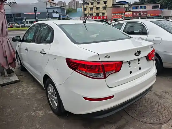 Kia K2 2015