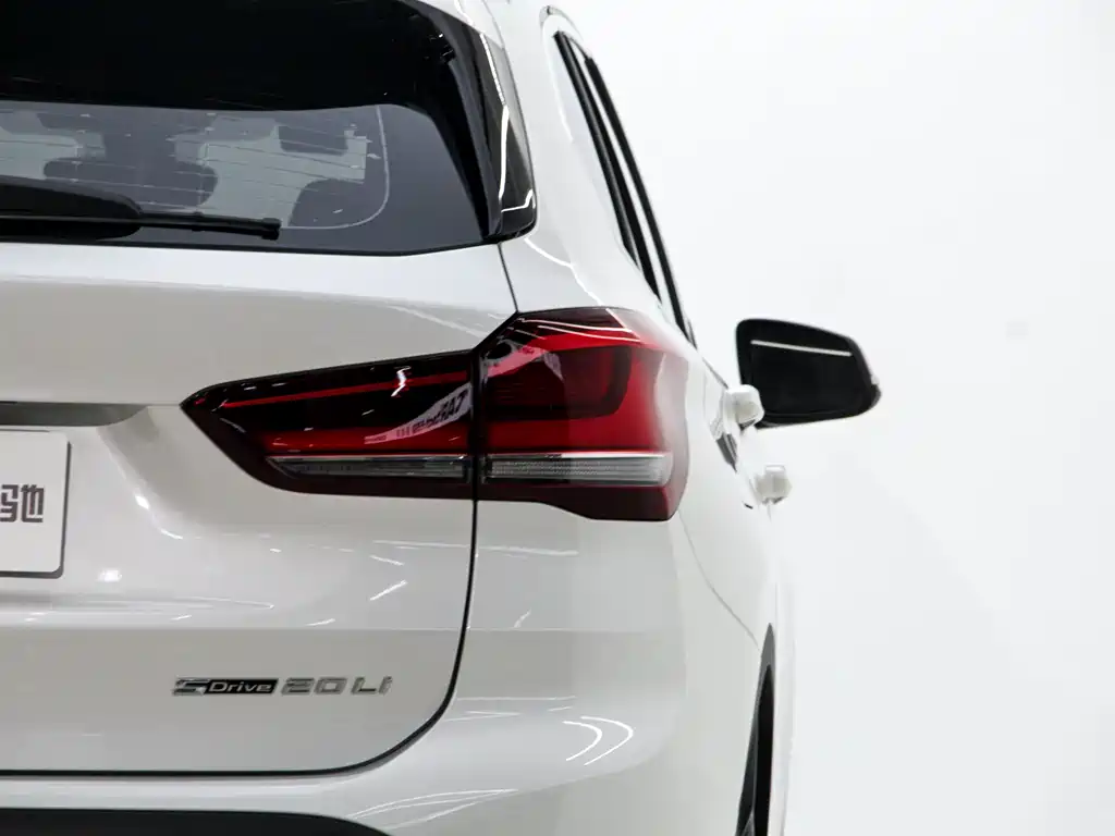 BMW X1 2021 — фото 4
