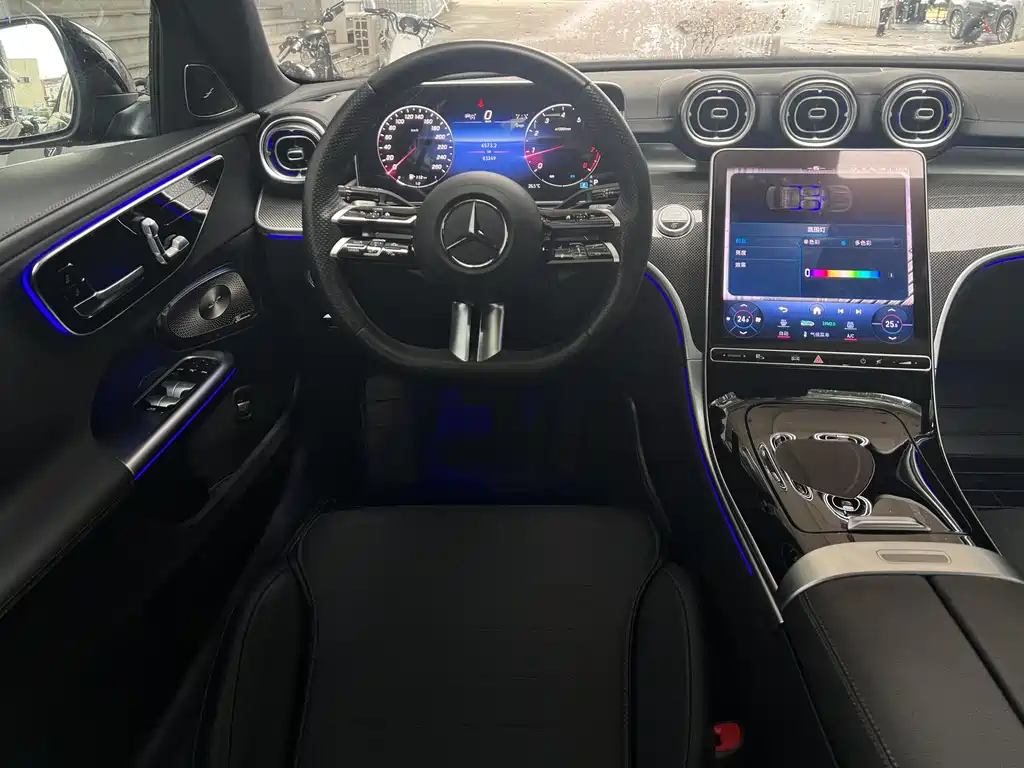 Mercedes-Benz C-Class 2023 — фото 21