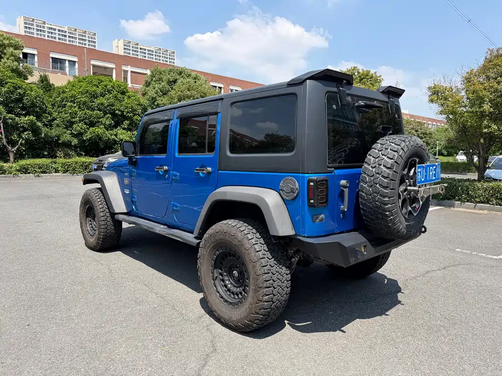 Jeep Wrangler 2014 — фото 6