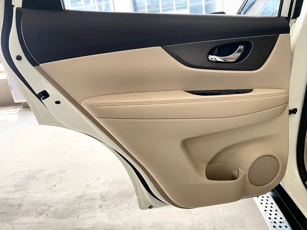 Nissan X-Trail 2015 — фото 13