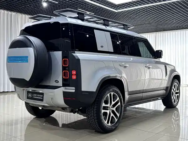 Land Rover Defender 2020