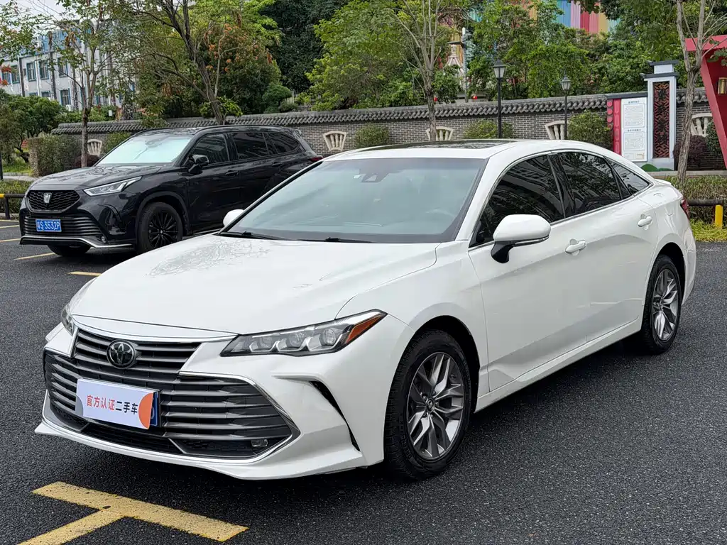 Toyota Avalon 2019 — фото 1