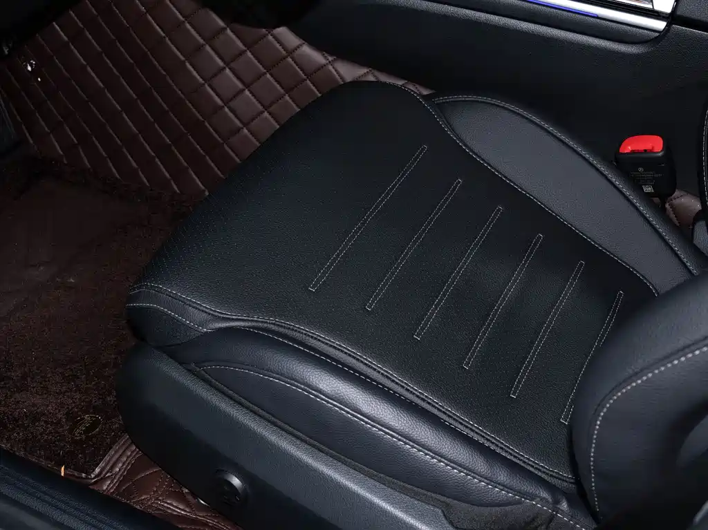 Mercedes-Benz C-Class 2023 — фото 9